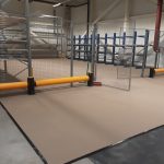 Antislip en mechanisch belastbare vloer voor een accu laad- en losplaats