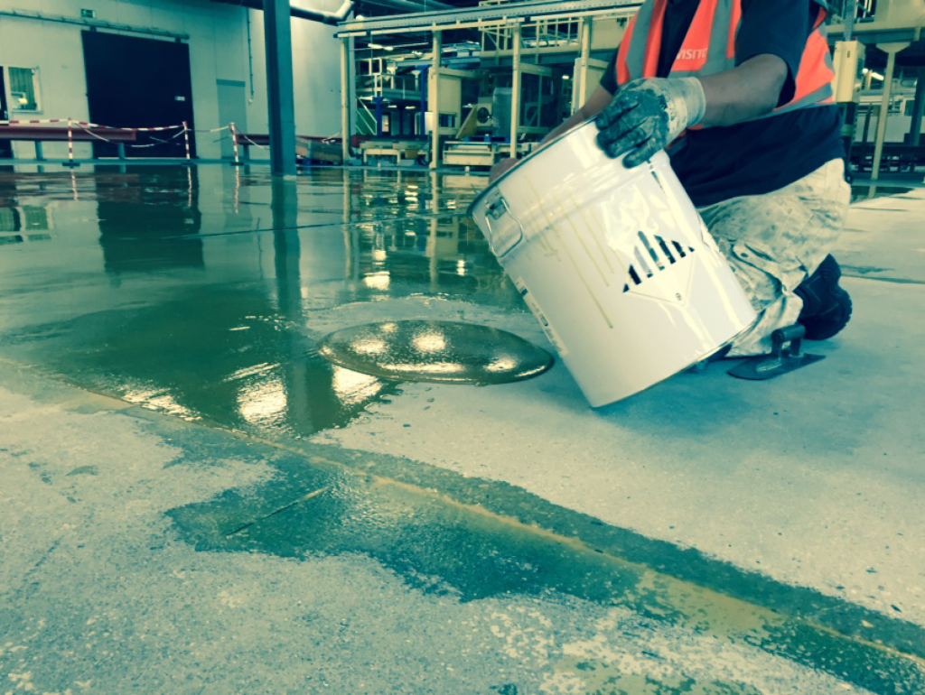 Aanbrengen Epoxy schraaplaag