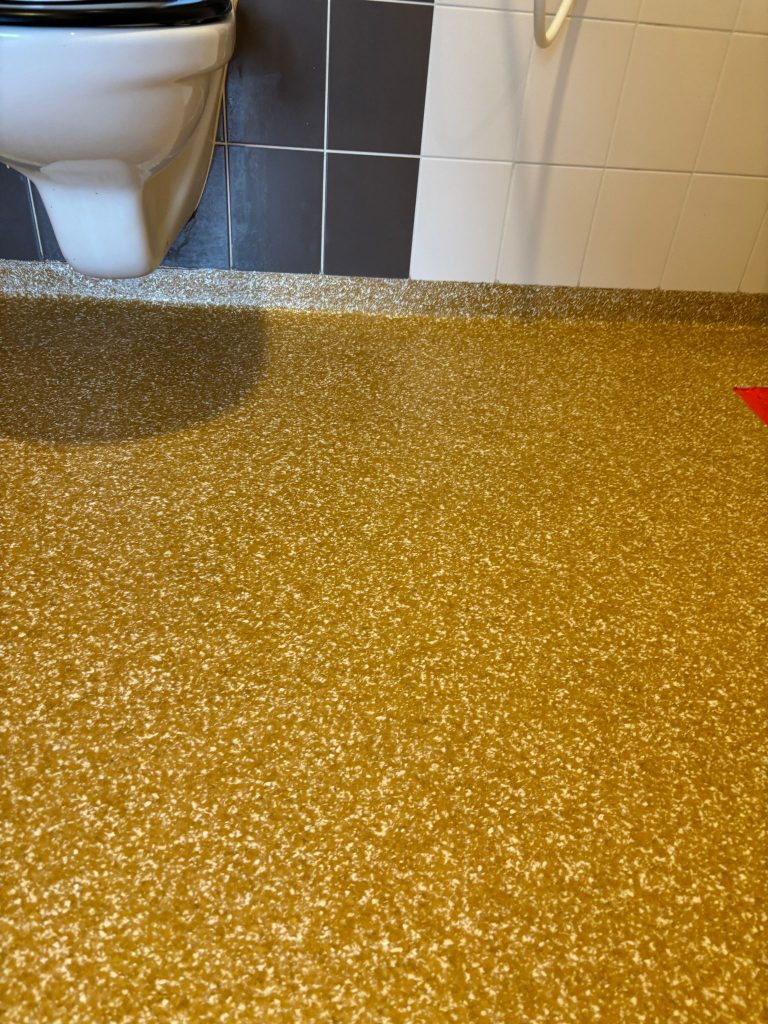 1000015077