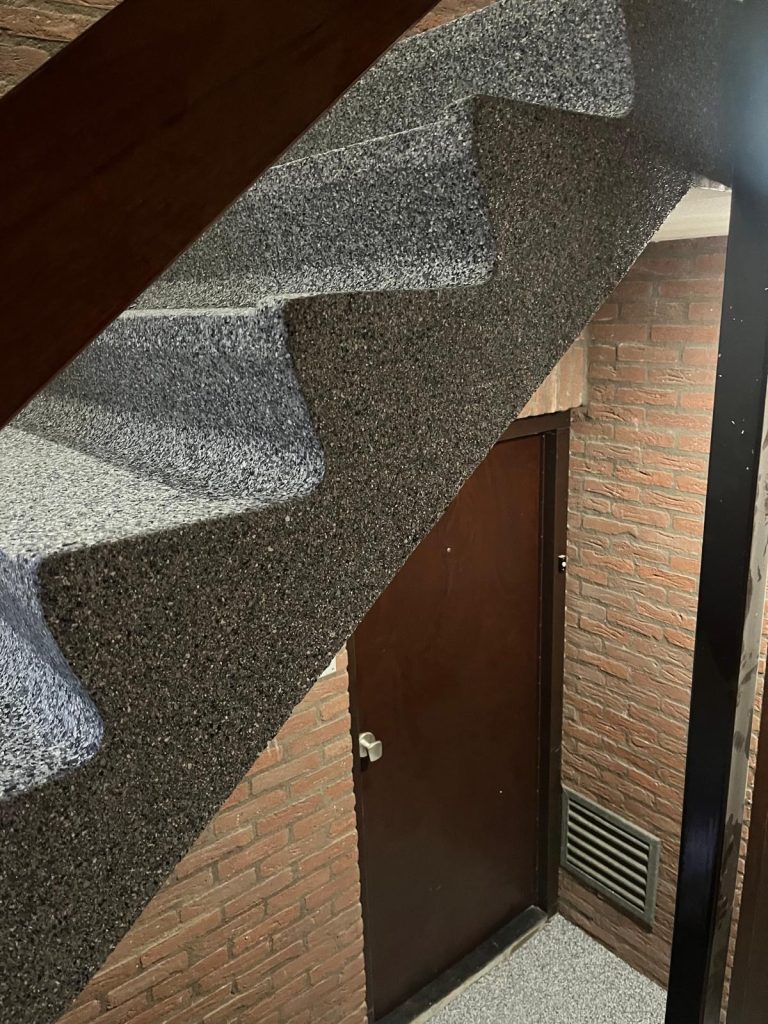 c5b81b19-64b5-4c3e-9d92-a853977f792b