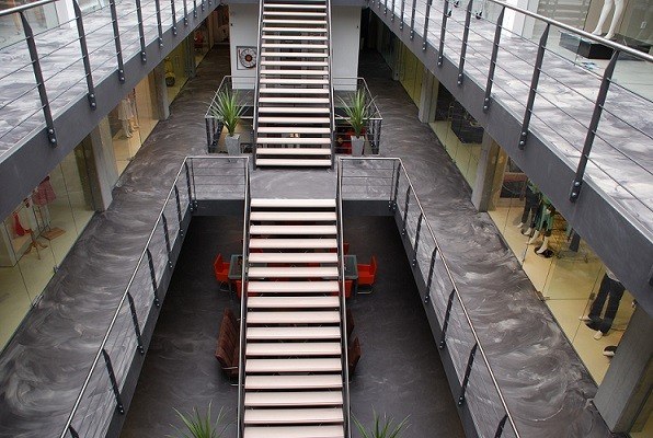 pu gietvloer betonlook wit/grijs
