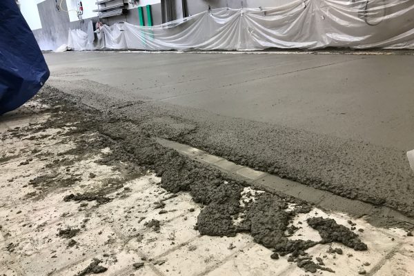 Totaalrenovatie in de voedselindustrie: nieuwe vloer voor Van Geloven